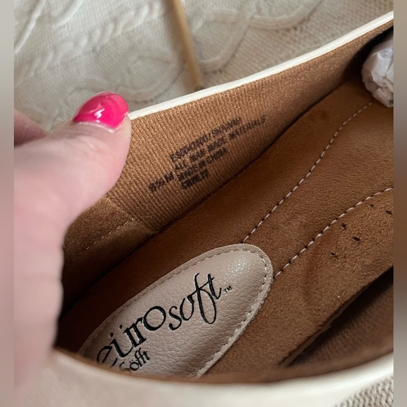 NEW! Euro Soft by Sofft Cream Color Ballet Flats Women’s Size 8.5 - Picture 5 of 16
